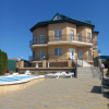 https://cdn.worldota.net/t/{size}/hotel_review/4b/1f/4b1f5ab5678e4ae5effb9ad7ccb8a06f6c0cd700.JPEG
