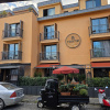 https://cdn.worldota.net/t/{size}/hotel_review/57/02/570254277675b2b06f5eeda1fe9b672140f5f92e.JPEG
