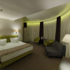 https://cdn.worldota.net/t/100x100/hotel_review/67/ee/67ee1dcfd6ecd4afba5c69843fa7868b1b8784e7.JPEG