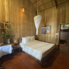 https://cdn.worldota.net/t/{size}/hotel_review/6d/3f/6d3f07fb1a8804f3726840b1ac9c5b6cd587674f.JPEG