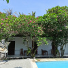 https://cdn.worldota.net/t/{size}/hotel_review/71/5c/715c749a8f93675093c6c80f9792ad125e23a595.JPEG