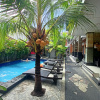 https://cdn.worldota.net/t/100x100/hotel_review/8b/aa/8baaf6b8aafa8640af2c00f7db5803c5a09a2f3d.JPEG