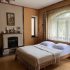 https://cdn.worldota.net/t/{size}/hotel_review/ac/63/ac63fe2e296f843272a85fc3222a8a8b4184553b.JPEG