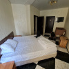 https://cdn.worldota.net/t/100x100/hotel_review/b3/93/b3935d8d66cefb39686b4f5c0c4ddfee9ae03b2a.JPEG