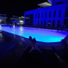 https://cdn.worldota.net/t/{size}/hotel_review/b6/13/b6132abda2fabba525707c078e498c1165a8e680.JPEG