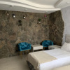 https://cdn.worldota.net/t/{size}/hotel_review/d8/37/d8379e5b7b452d1870d9ff61ae737c5804d393ac.JPEG
