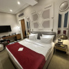 https://cdn.worldota.net/t/{size}/hotel_review/db/62/db628a9caa9e84d9abe3e58485b2735cb42b2fe5.JPEG
