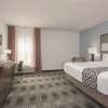 Отель La Quinta Inn & Suites by Wyndham Guthrie, фото 3