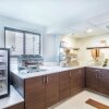 Отель Holiday Inn Express and Suites Albany Airport- Wolf Road, an IHG Hotel, фото 1
