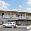 Отель Capri Motel Hot Springs, фото 2