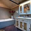 Отель Le Loft d'Isabelle в Курбевуа