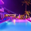 Отель The Dinky Rock, Lounge Beach Club & Spa, фото 10