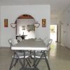 Отель The Meeting Point Hostel, фото 1