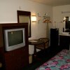 Отель American Inn And Suites, фото 3