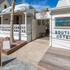 Отель Le Temps des Cerises Hotel Beach, фото 1