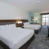 Отель La Quinta Inn & Suites by Wyndham Santa Cruz, фото 7