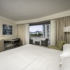 Отель DoubleTree by Hilton Hotel Cairns, фото 8