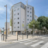 Отель B&B HOTEL Nîmes Centre, фото 1