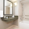 Отель Embassy Suites by Hilton Detroit Livonia Novi, фото 12