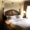 Отель Four Seasons Place, фото 2