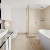 Отель Mövenpick Jumeirah Lakes Towers Hotel, фото 18
