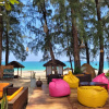 Отель Long Beach Chalet, фото 15