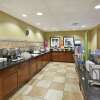 Отель Hampton Inn & Suites Wichita Northeast, фото 16