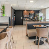 Отель B&B HOTEL Cholet Nord, фото 20
