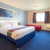 Отель Travelodge Hotel - Cardiff Llanedeyrn, фото 2