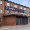 Отель Travelodge Leeds Colton в Лидсе