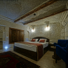 Отель Castle Cave Hotel, фото 1