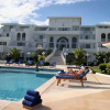 Отель Casa Turquesa - Near Luxury Avenue Shopping Mall, фото 1