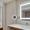 Отель DoubleTree by Hilton Dartford Bridge, фото 8