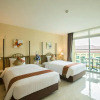Отель Crystal Palace Luxury Hotel, фото 4