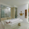 Отель White Whale Beachfront Pool Villa, фото 11