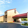 Отель Red Roof Inn PLUS+ Mt Pleasant - Patriots Point, фото 1