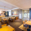 Отель Premier Inn Manchester Salford Quays, фото 10