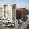 Отель Hilton Kansas City Country Club Plaza, фото 1