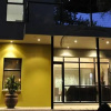 Отель A Contempo Guesthouse, фото 1