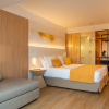 Отель L'Azure Hotel, фото 4