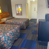 Отель Country Club Inn & Suites, фото 5