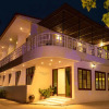 Отель Sun Tan Beach Hotel в Южный Мале Атол