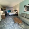 Отель La Quinta Inn & Suites by Wyndham Santa Cruz, фото 18