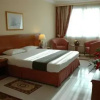 Отель Embassy Suites Hotel, фото 4