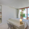 Отель White Whale Beachfront Pool Villa, фото 4