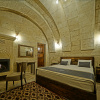 Отель Castle Cave Hotel, фото 2