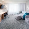 Отель Courtyard by Marriott Richmond Airport, фото 5