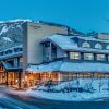 Отель The Listel Hotel Whistler в Уистлере