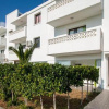 Отель So Shiny Apts, фото 1