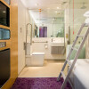 Отель YOTELAIR London Heathrow Airport, фото 3